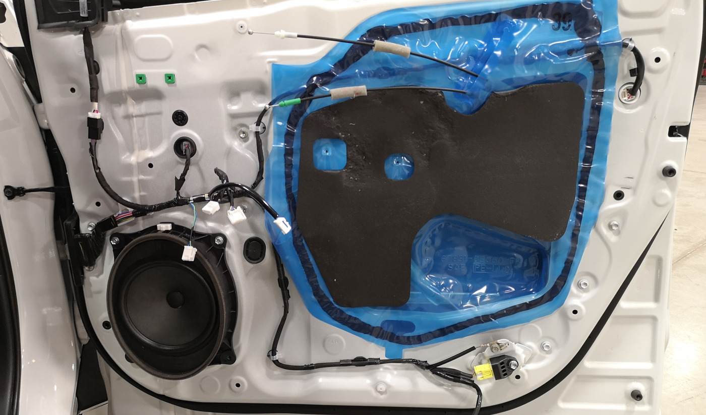 Installation d'un haut-parleur de portière