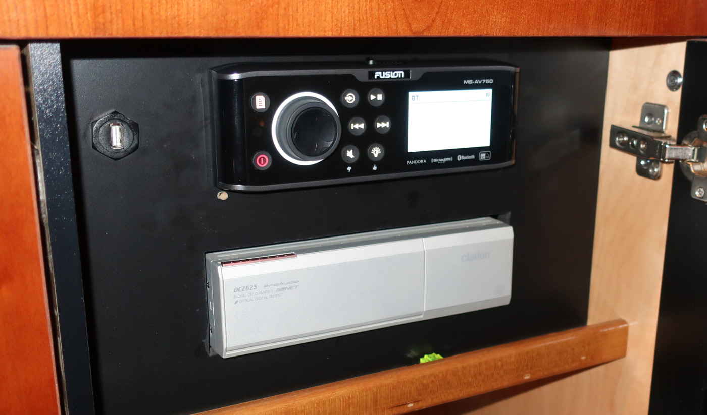 Marine Entertainment System with DVD/CD Player