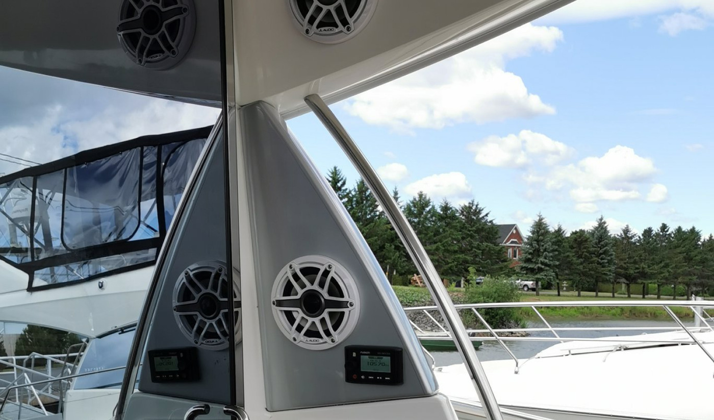 Installation sur mesure de haut-parleur pour bateau